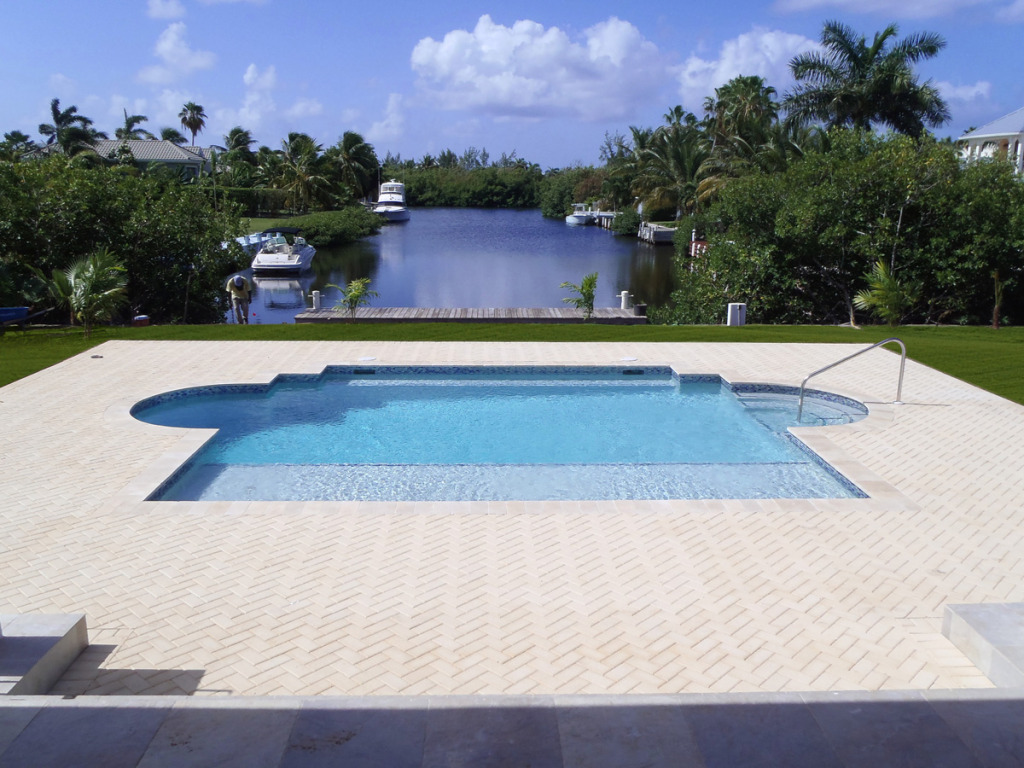 Cayman-Islands-Construction-140730IMG-1DD-1200px